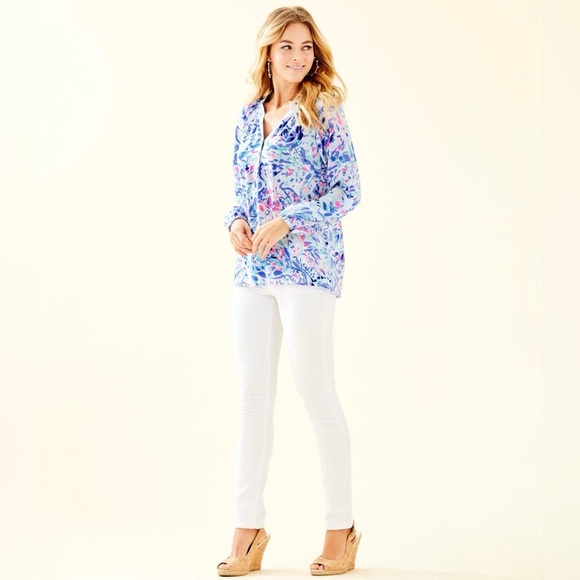 Lilly Pulitzer Tops - Lily Pulitzer Elsa Silk Blouse Blue & Pink Waves Small